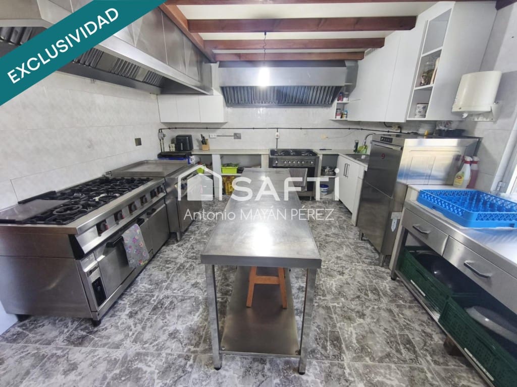 Kommersiell til salgs i Lousame med garasje - € 359 900 (Ref: 9996786)