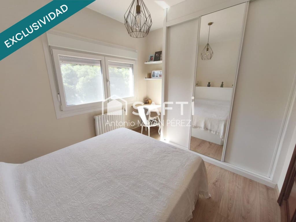Kommersiell til salgs i Lousame med garasje - € 359 900 (Ref: 9996786)