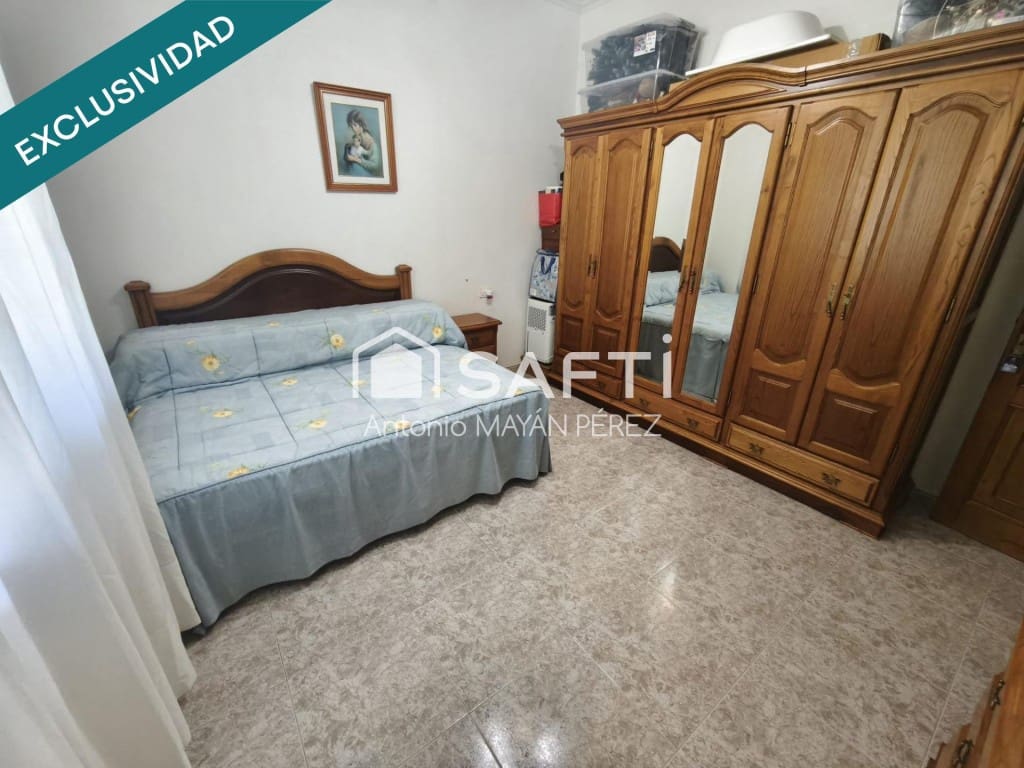 Kommersiell til salgs i Lousame med garasje - € 359 900 (Ref: 9996786)