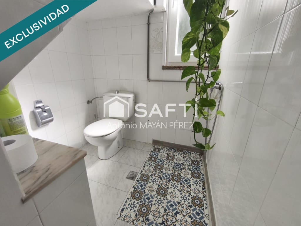Kommersiell til salgs i Lousame med garasje - € 359 900 (Ref: 9996786)