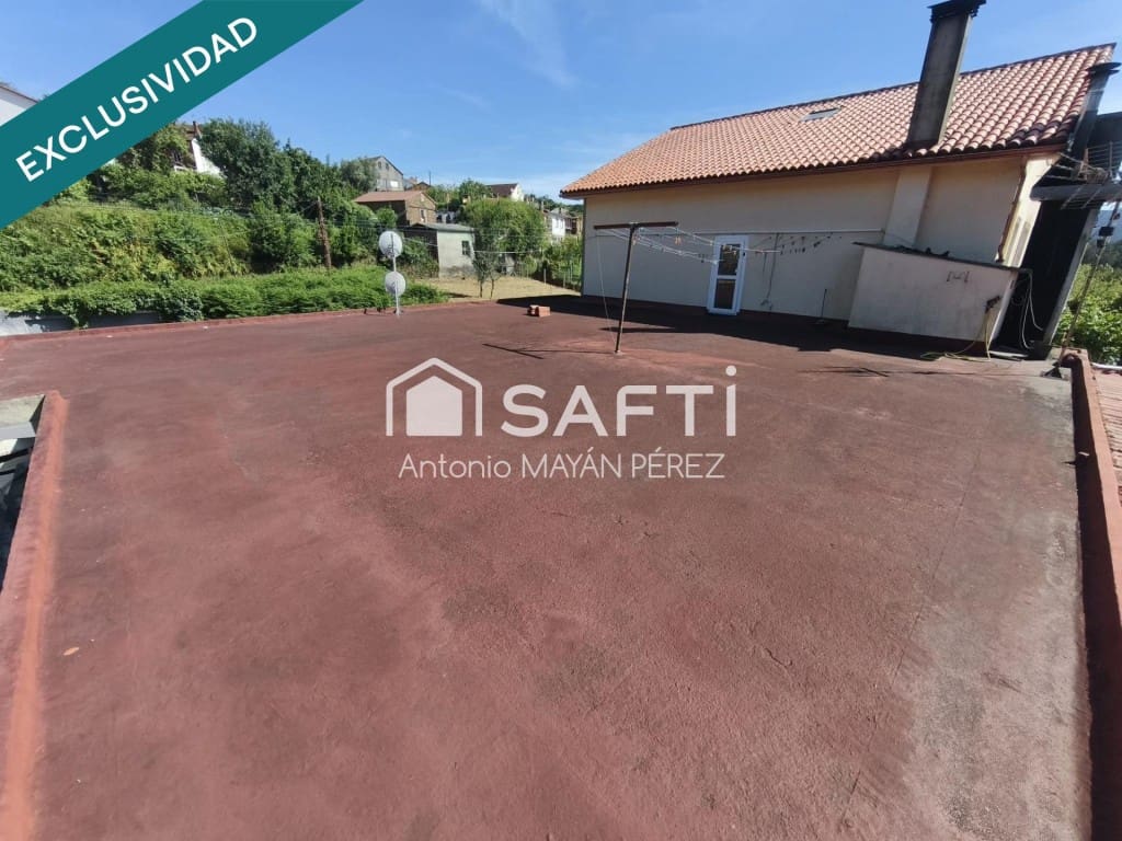 Kommersiell til salgs i Lousame med garasje - € 359 900 (Ref: 9996786)