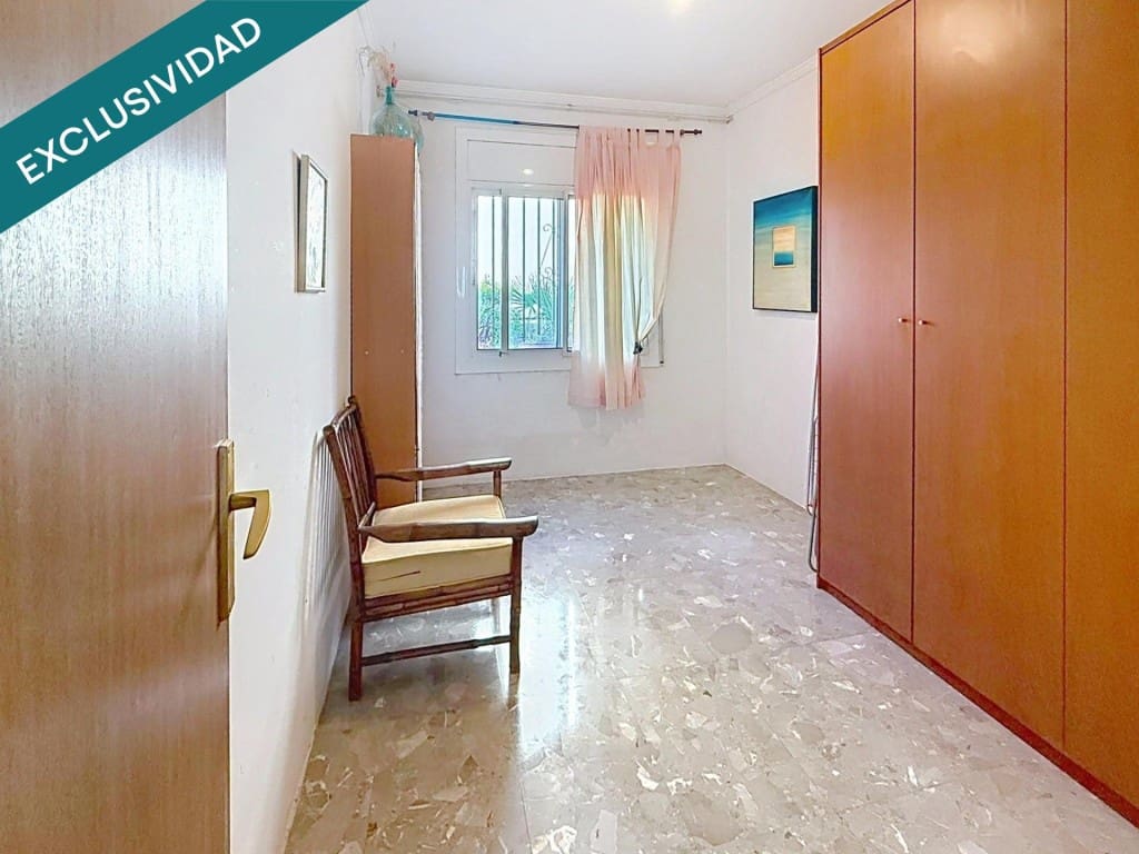 3 makuuhuone Huvila myytävänä paikassa La Bisbal del Penedes mukana 
autotalli - 235 000 € (Ref: 9996792)