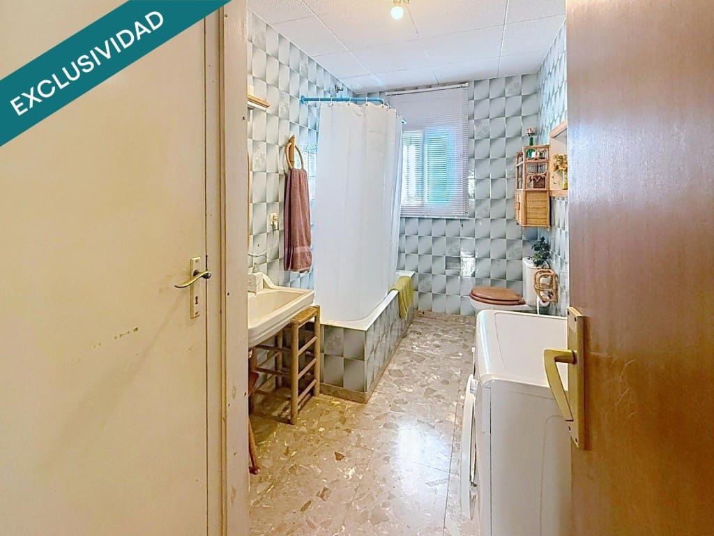 3 makuuhuone Huvila myytävänä paikassa La Bisbal del Penedes mukana 
autotalli - 235 000 € (Ref: 9996792)