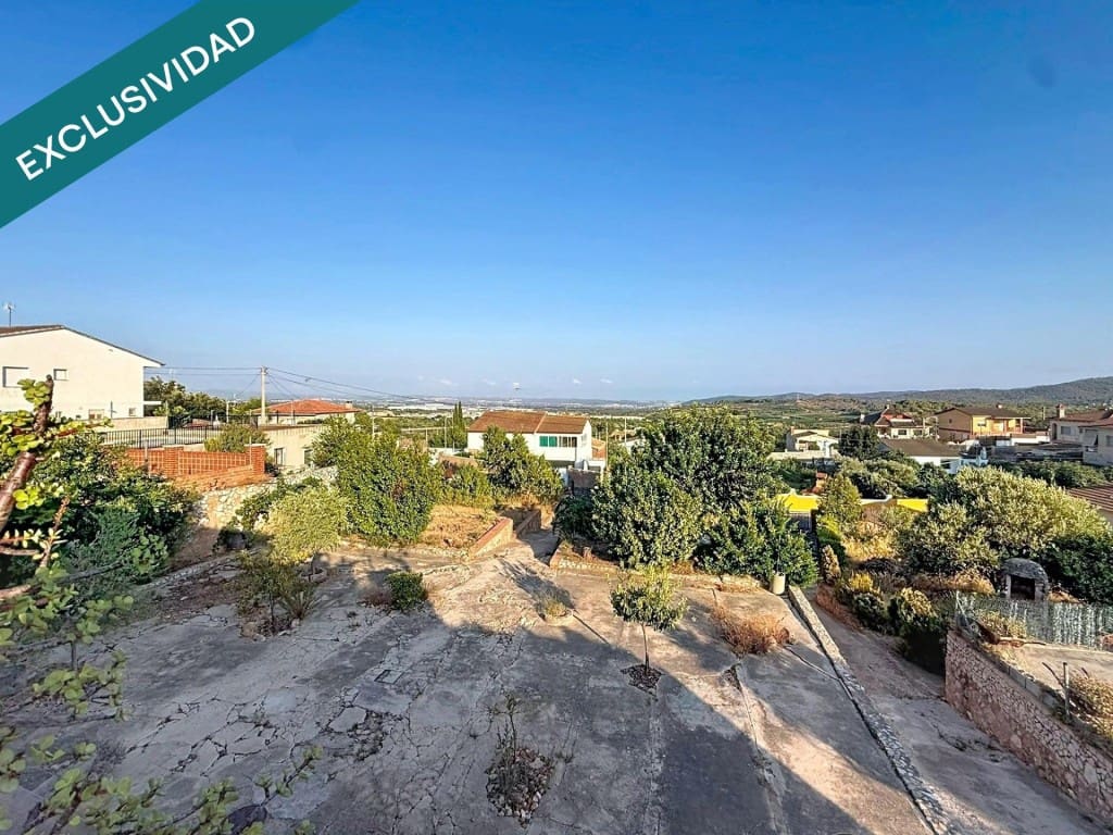 3 makuuhuone Huvila myytävänä paikassa La Bisbal del Penedes mukana 
autotalli - 235 000 € (Ref: 9996792)