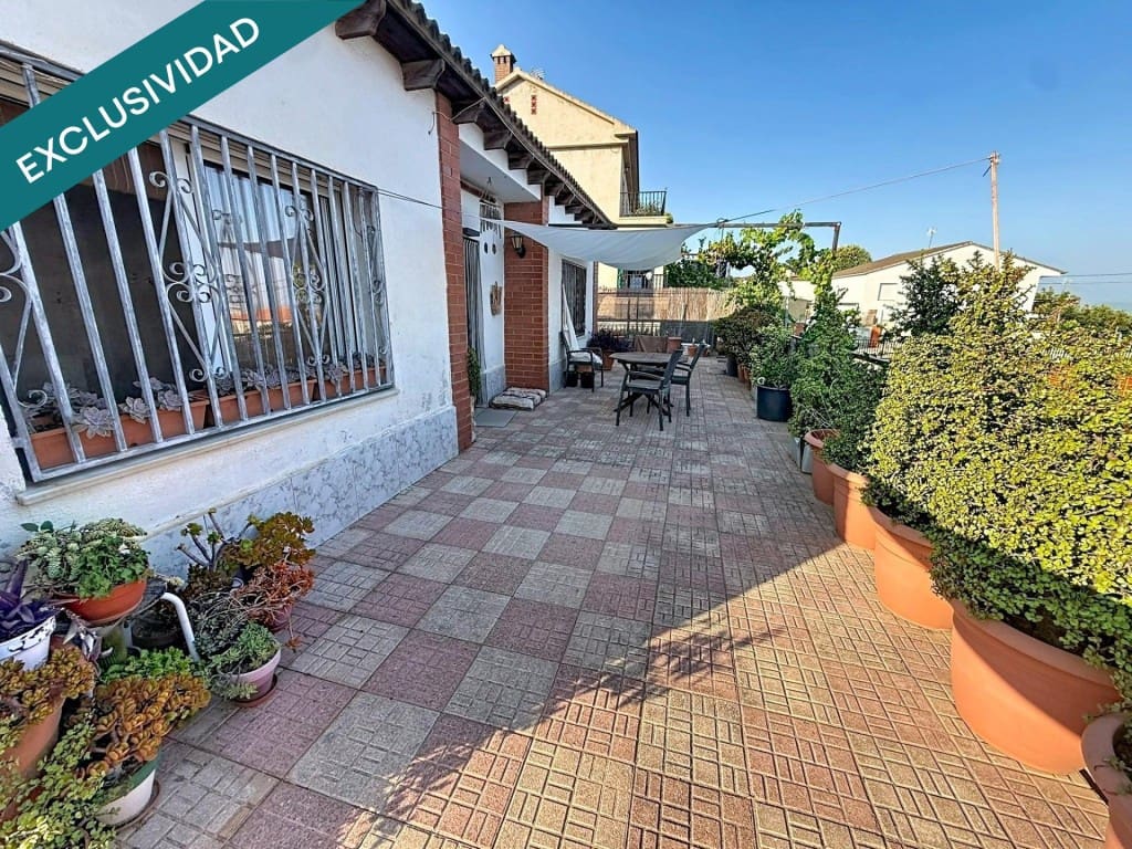 3 makuuhuone Huvila myytävänä paikassa La Bisbal del Penedes mukana 
autotalli - 235 000 € (Ref: 9996792)