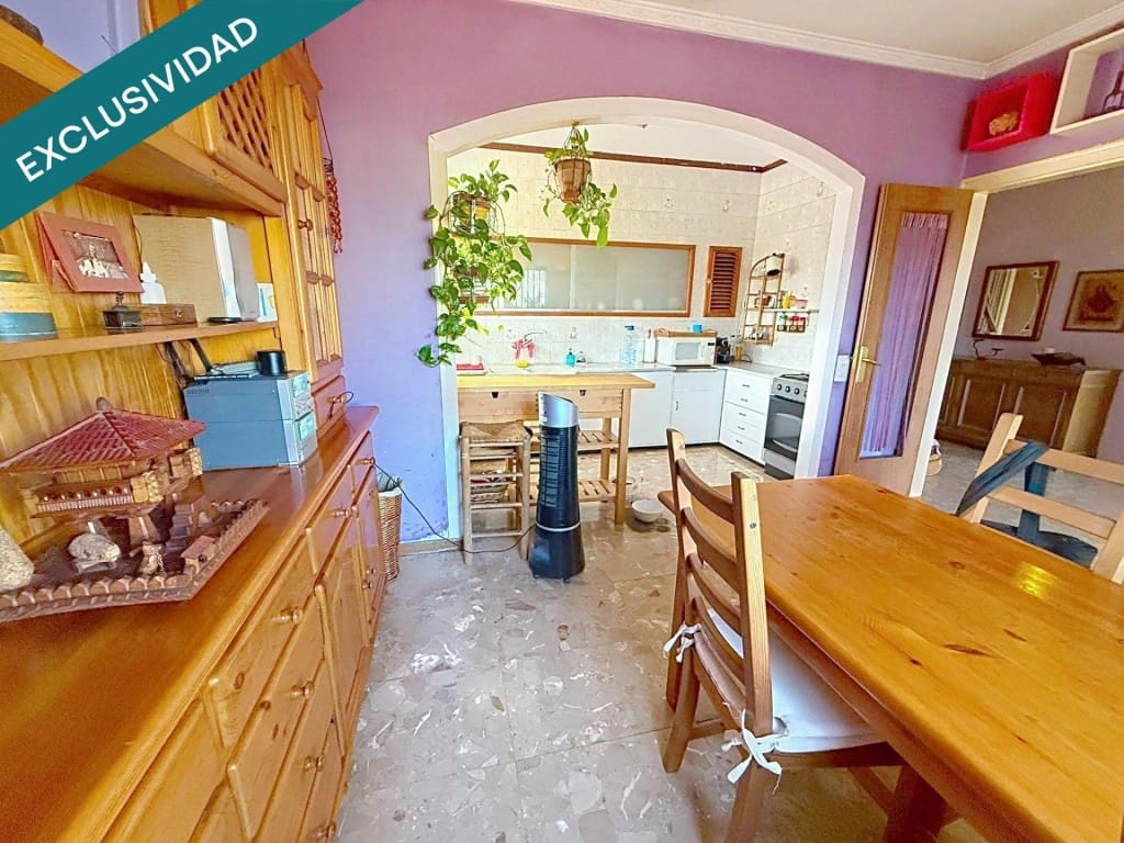3 makuuhuone Huvila myytävänä paikassa La Bisbal del Penedes mukana 
autotalli - 235 000 € (Ref: 9996792)