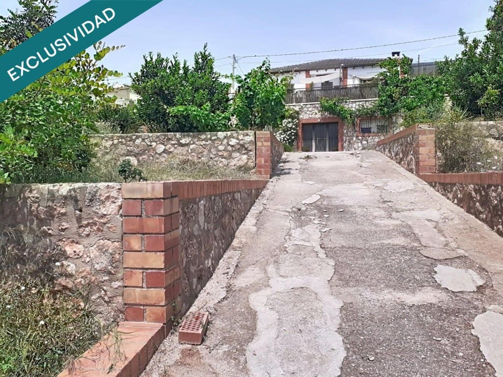 3 makuuhuone Huvila myytävänä paikassa La Bisbal del Penedes mukana 
autotalli - 235 000 € (Ref: 9996792)