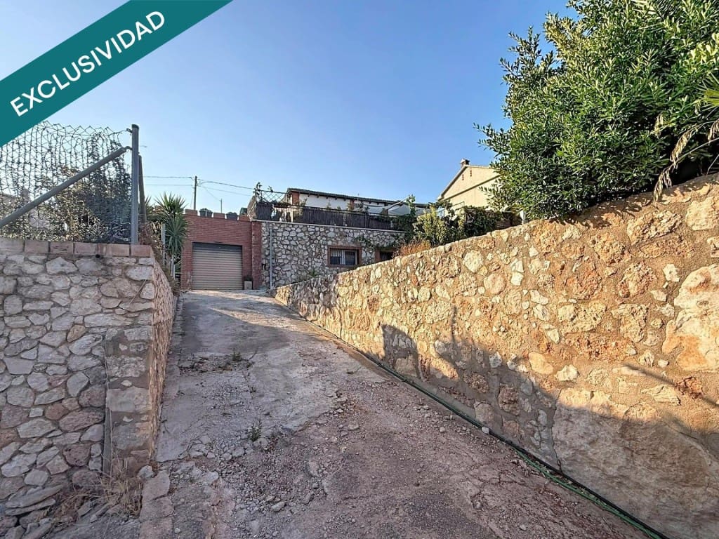 3 makuuhuone Huvila myytävänä paikassa La Bisbal del Penedes mukana 
autotalli - 235 000 € (Ref: 9996792)