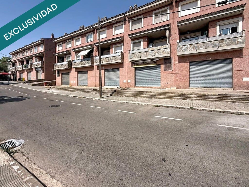 Commercial for sale in Calafell - € 77,000 (Ref: 9996793)