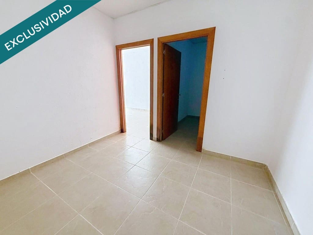 Commercial for sale in Calafell - € 77,000 (Ref: 9996793)