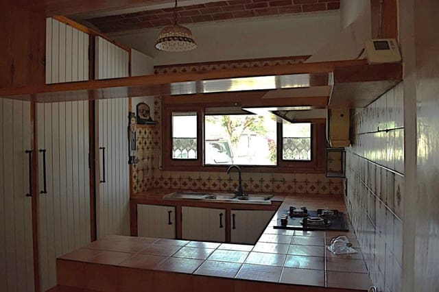 Chalet de 3 habitaciones en Vinaròs en venta con piscina garaje - 440.000 € (Ref: 9996794)
