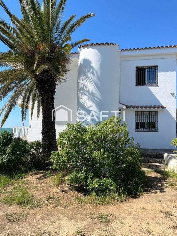 5 bedroom Villa for sale in Alcanar - € 629,000 (Ref: 9996796)