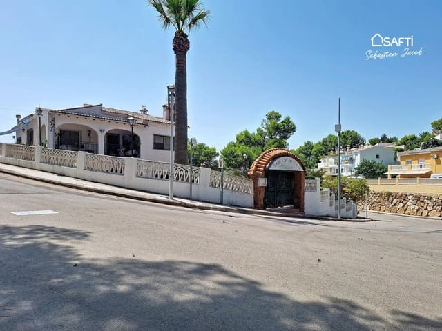 Chalet de 4 habitaciones en La Font d'En Carròs en venta con piscina - 530.000 € (Ref: 9996800)