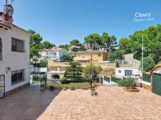 Chalet de 4 habitaciones en La Font d'En Carròs en venta con piscina - 530.000 € (Ref: 9996800)