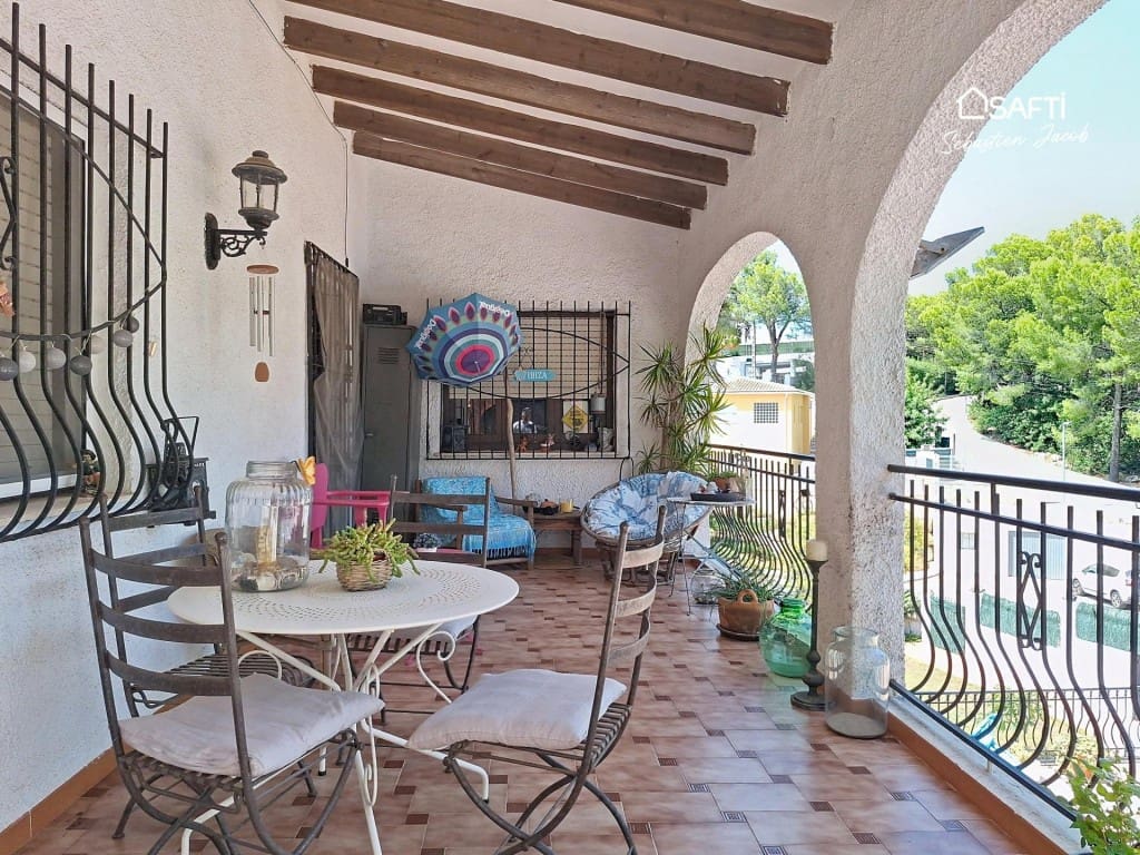 Chalet de 4 habitaciones en La Font d'En Carròs en venta con piscina - 530.000 € (Ref: 9996800)