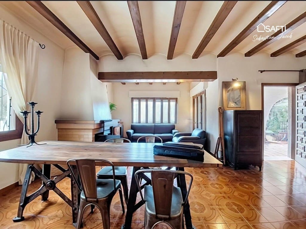 Chalet de 4 habitaciones en La Font d'En Carròs en venta con piscina - 530.000 € (Ref: 9996800)