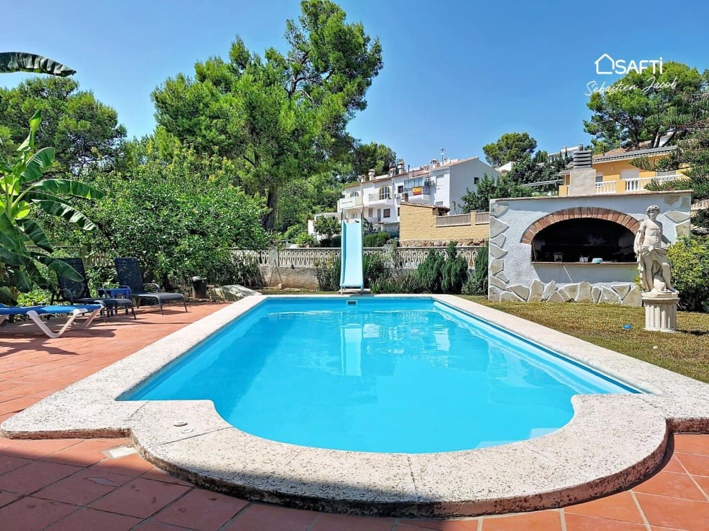 Chalet de 4 habitaciones en La Font d'En Carròs en venta con piscina - 530.000 € (Ref: 9996800)