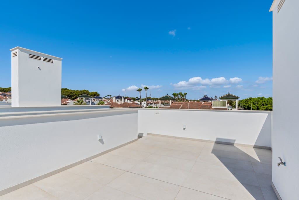 Chalet de 3 habitaciones en Pilar de la Horadada en venta - 559.900 € (Ref: 9996818)