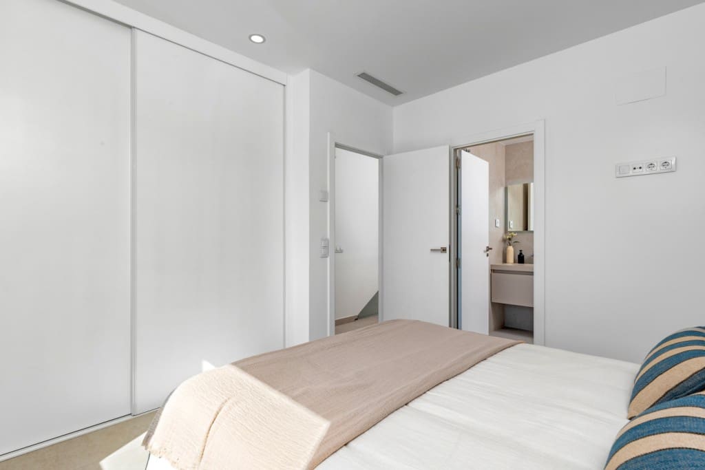 Chalet de 3 habitaciones en Pilar de la Horadada en venta - 559.900 € (Ref: 9996818)