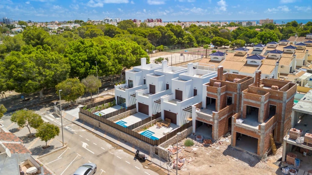 4 soverom Villa til salgs i Pilar de la Horadada - € 729 900 (Ref: 9996819)