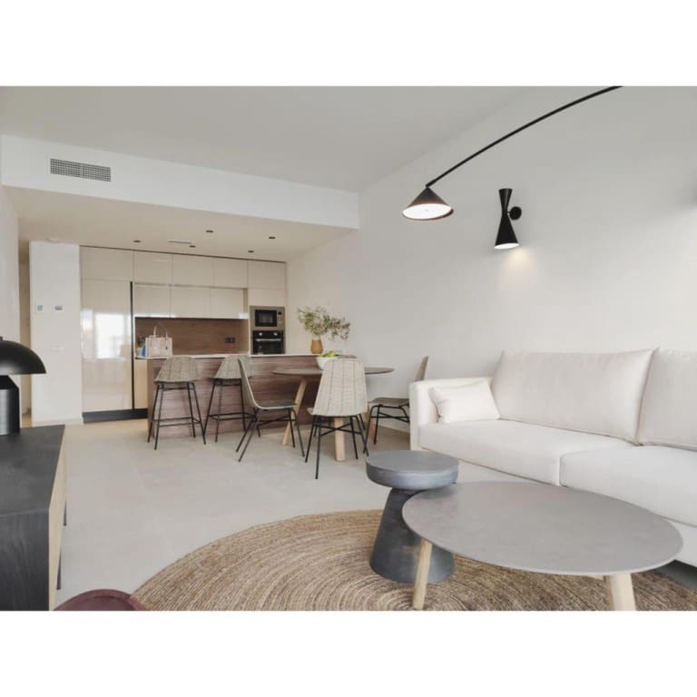 2 soveværelse Villa til salg i Torrevieja med swimmingpool - € 380.000 (Ref: 9996824)