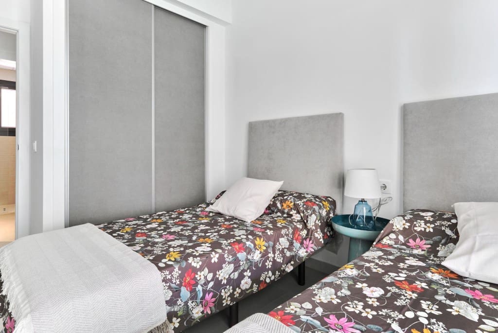 2 soveværelse Villa til salg i Torrevieja med swimmingpool - € 380.000 (Ref: 9996824)