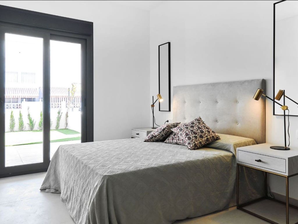 2 soveværelse Villa til salg i Torrevieja med swimmingpool - € 380.000 (Ref: 9996824)
