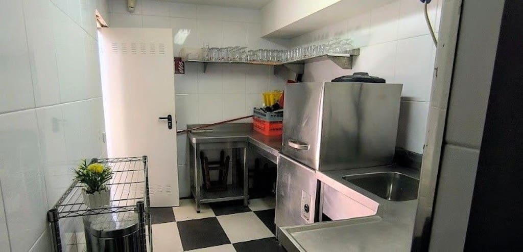 Comercial para venda em Sanxenxo - 198 500 € (Ref: 9998460)