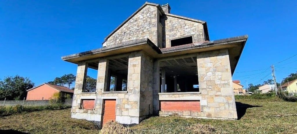4 soverom Villa til salgs i Porto do Son - € 300 000 (Ref: 9998461)