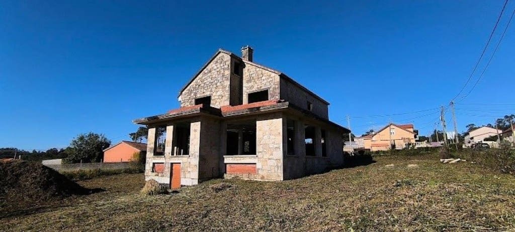 4 soverom Villa til salgs i Porto do Son - € 300 000 (Ref: 9998461)