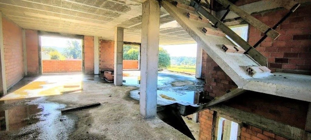 4 soverom Villa til salgs i Porto do Son - € 300 000 (Ref: 9998461)