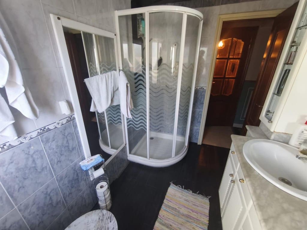 4 Zimmer Villa zu verkaufen in O Carballino mit Pool Garage - 230.000 € (Ref: 9998464)
