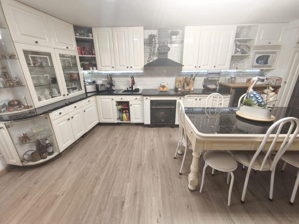 4 Zimmer Villa zu verkaufen in O Carballino mit Pool Garage - 230.000 € (Ref: 9998464)