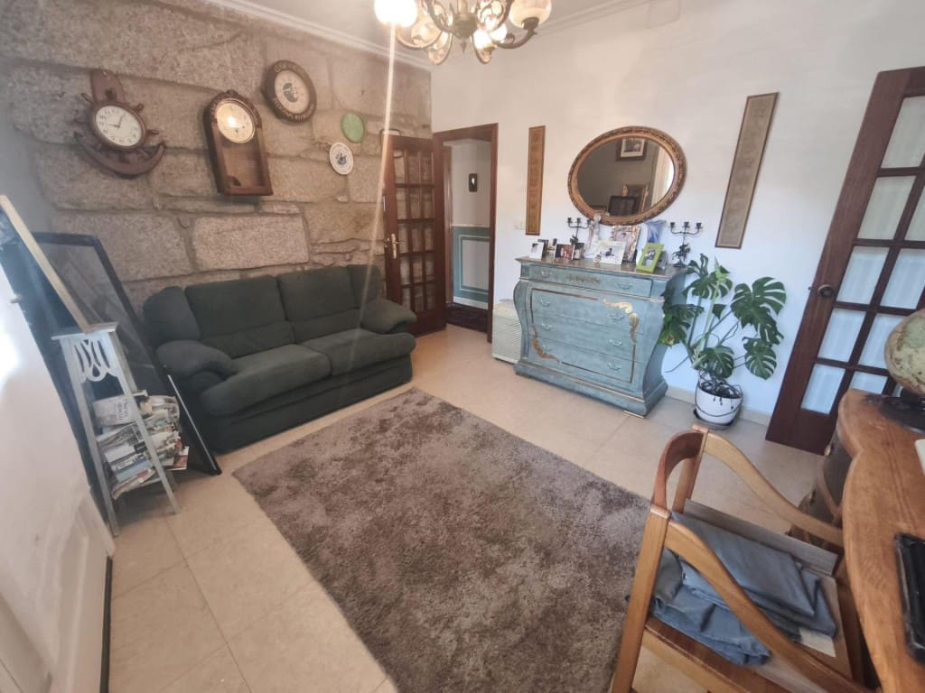 4 Zimmer Villa zu verkaufen in O Carballino mit Pool Garage - 230.000 € (Ref: 9998464)