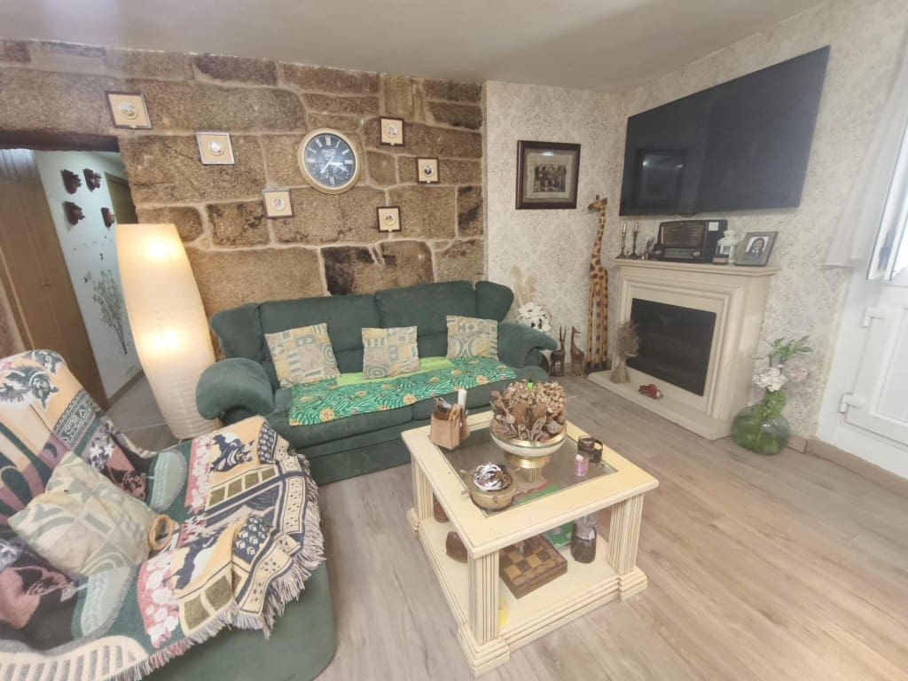 4 Zimmer Villa zu verkaufen in O Carballino mit Pool Garage - 230.000 € (Ref: 9998464)