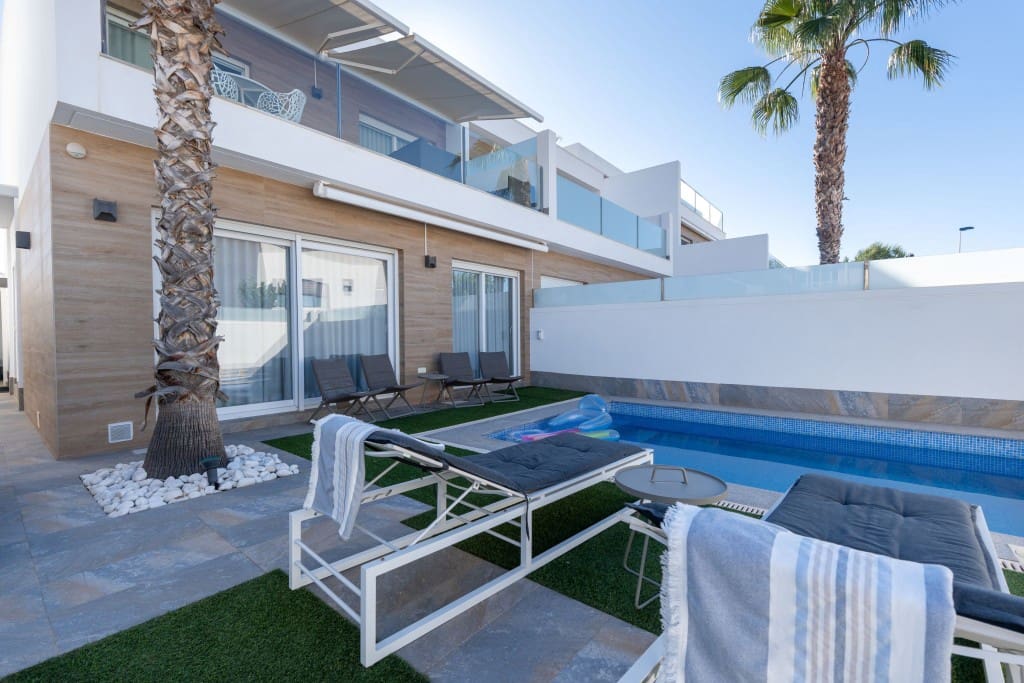 3 bedroom Villa for sale in San Pedro del Pinatar - € 399,000 (Ref: 9998471)