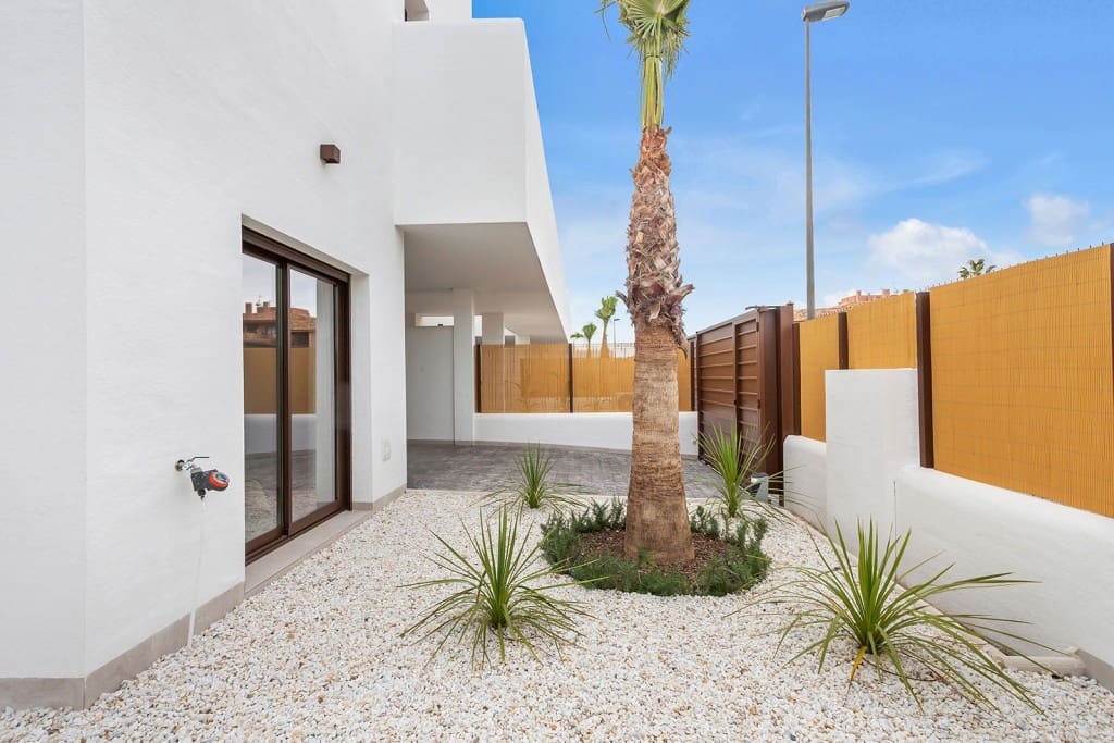 3 soveværelse Villa til salg i Los Alcazares med swimmingpool - € 439.900 (Ref: 9998476)