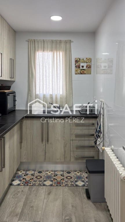 4 sypialnia Dom szeregowy na sprzedaż w Blanes z garażem - 328 000 € (Ref: 9999891)