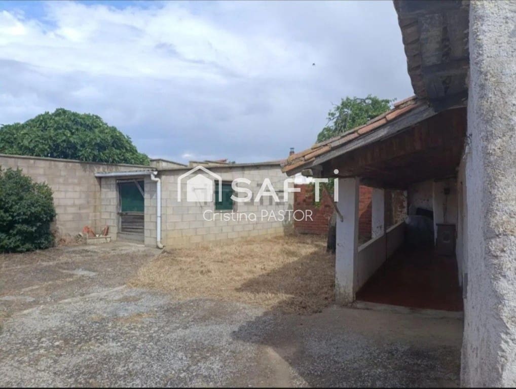 3 chambre Finca/Maison de Campagne à vendre à Santa Cristina de Valmadrigal - 37 000 € (Ref: 9999895)