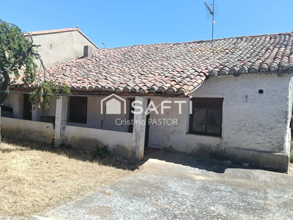 3 chambre Finca/Maison de Campagne à vendre à Santa Cristina de Valmadrigal - 37 000 € (Ref: 9999895)
