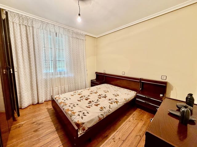 5 Zimmer Villa zu verkaufen in Llamas de la Ribera - 50.000 € (Ref: 9999898)