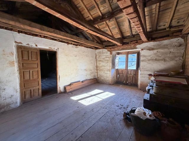 5 Zimmer Villa zu verkaufen in Llamas de la Ribera - 50.000 € (Ref: 9999898)