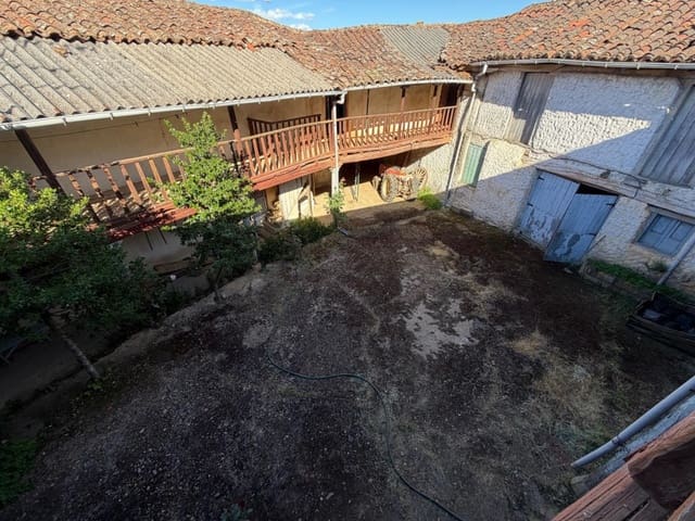 5 Zimmer Villa zu verkaufen in Llamas de la Ribera - 50.000 € (Ref: 9999898)
