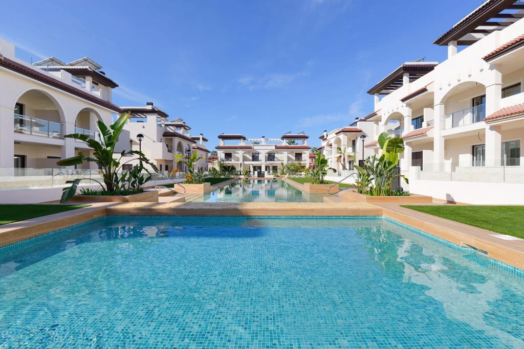 3 slaapkamer Villa te koop in Ciudad Quesada met zwembad - € 430.000 (Ref: 9999900)
