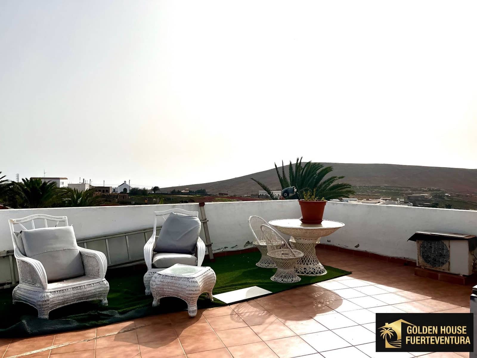 3 makuuhuone Huvila myytävänä paikassa La Oliva mukana uima-altaan 
autotalli - 440 000 € (Ref: 7770454)