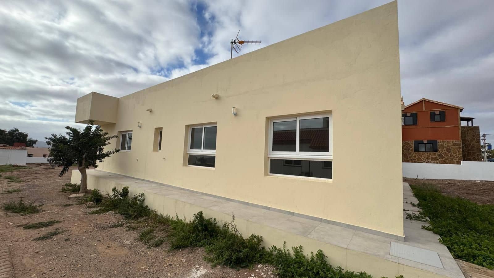 3 slaapkamer Villa te koop in Antigua - € 310.000 (Ref: 8826069)