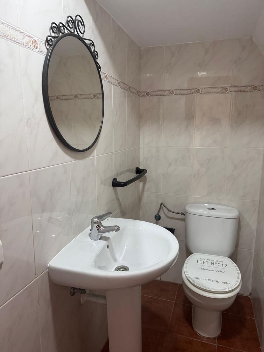 3 makuuhuone Omakotitalo myytävänä paikassa Caleta de Fuste mukana uima-altaan - 249 000 € (Ref: 8914859)