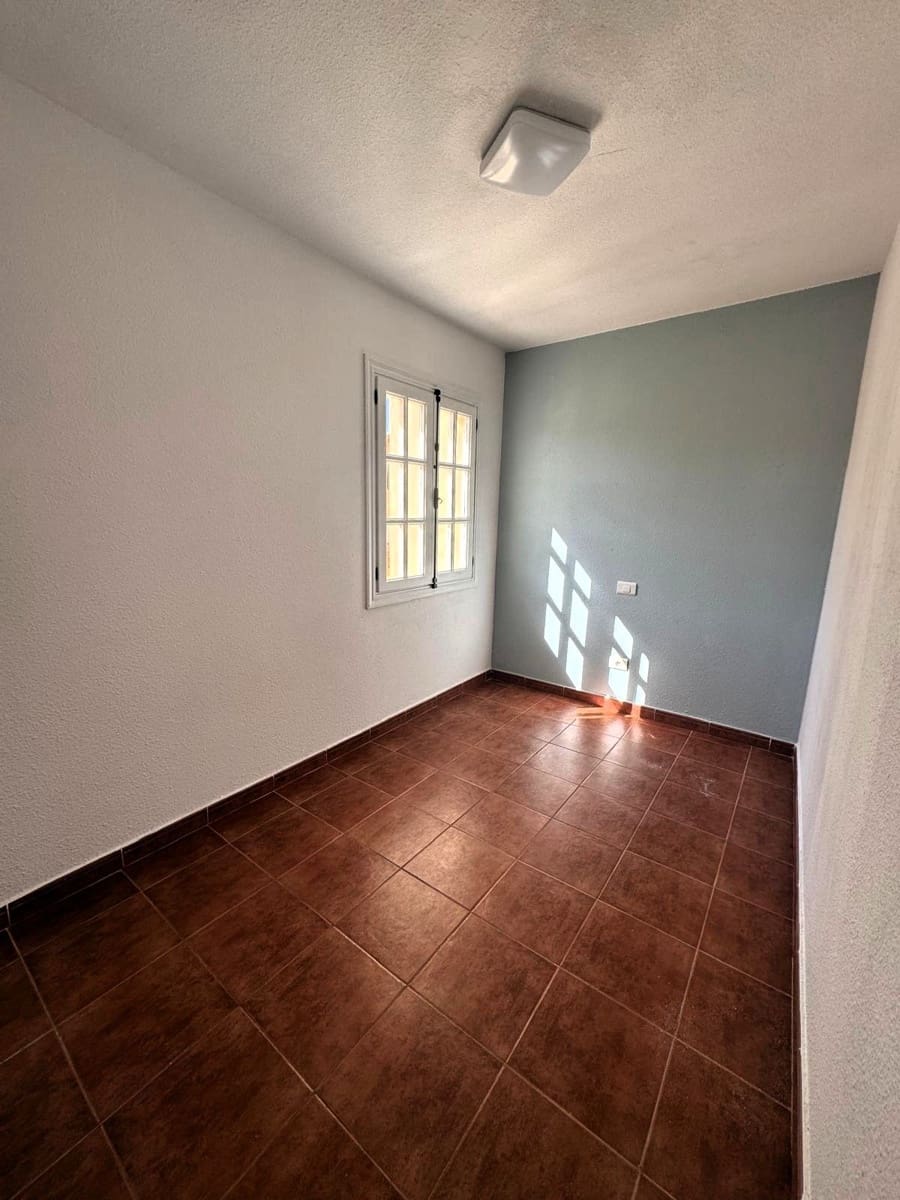 3 makuuhuone Omakotitalo myytävänä paikassa Caleta de Fuste mukana uima-altaan - 249 000 € (Ref: 8914859)