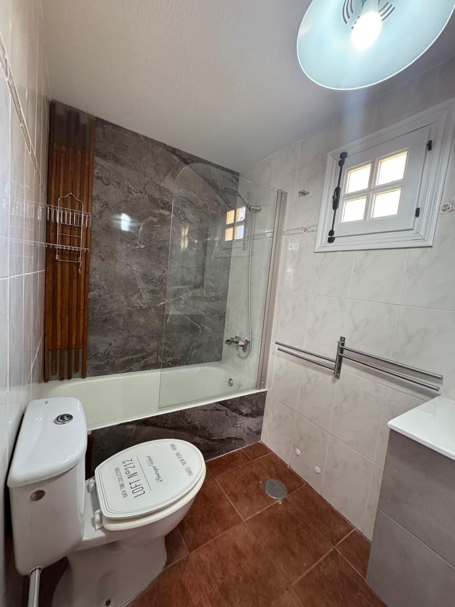 3 makuuhuone Omakotitalo myytävänä paikassa Caleta de Fuste mukana uima-altaan - 249 000 € (Ref: 8914859)