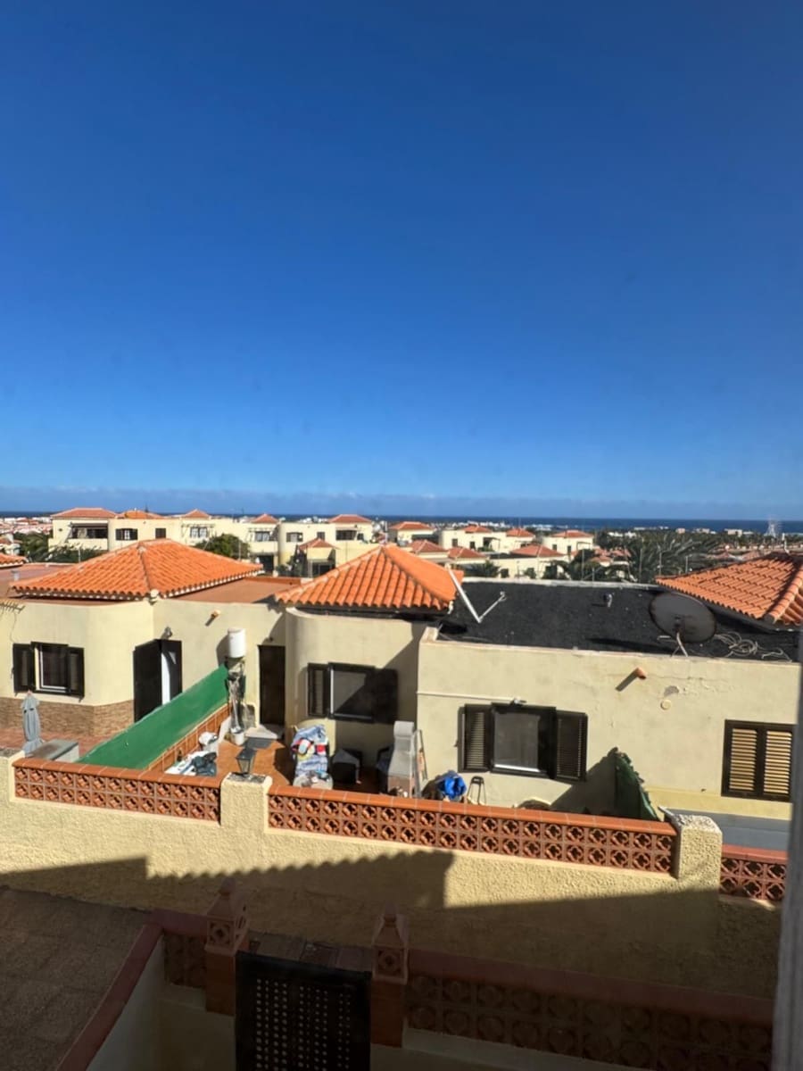 3 makuuhuone Omakotitalo myytävänä paikassa Caleta de Fuste mukana uima-altaan - 249 000 € (Ref: 8914859)